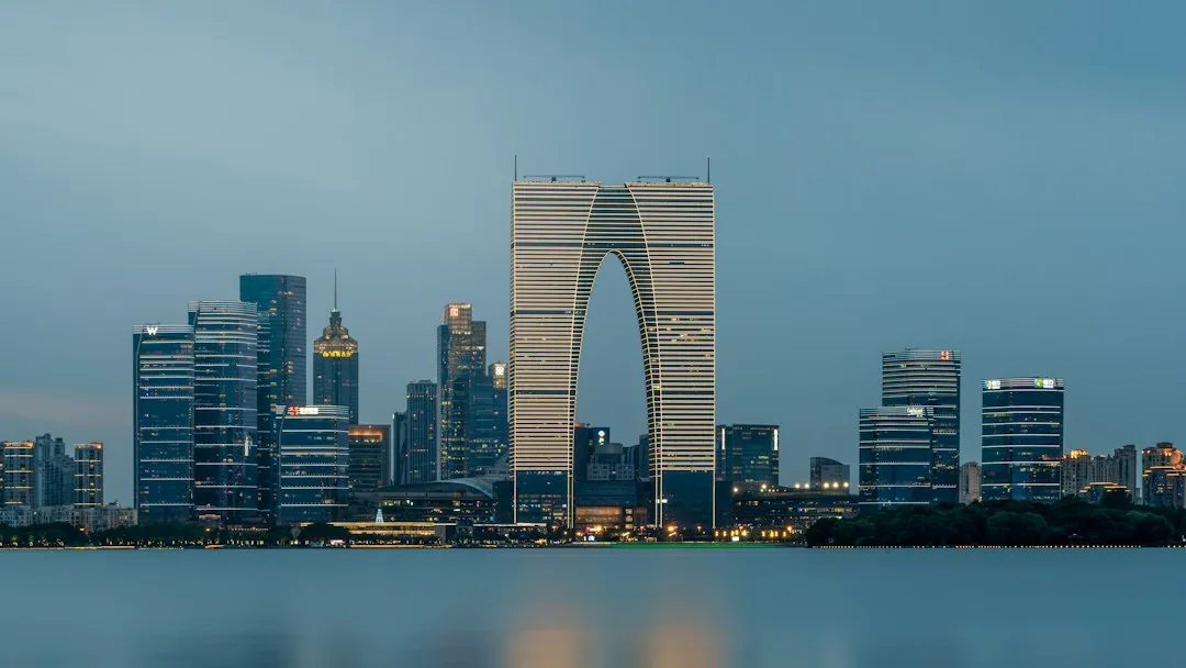上海企业合同纠纷处理指南：法律咨询如何帮助规避履约风险