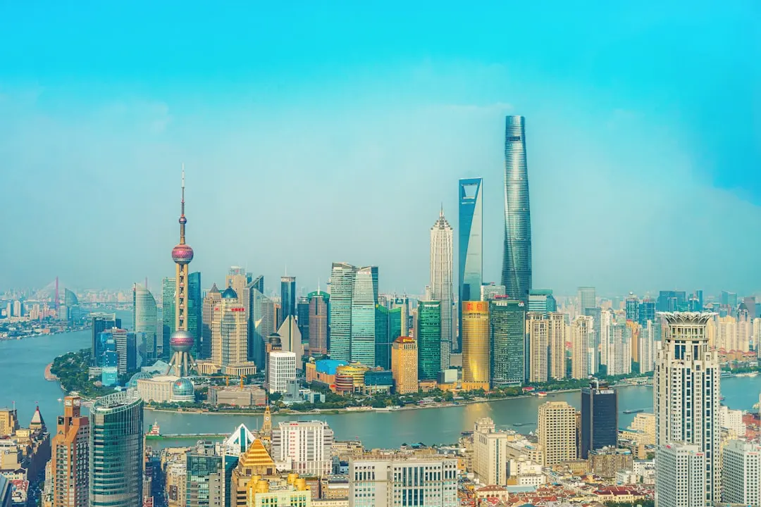 上海企业合同纠纷处理指南：法律咨询如何帮助规避履约风险